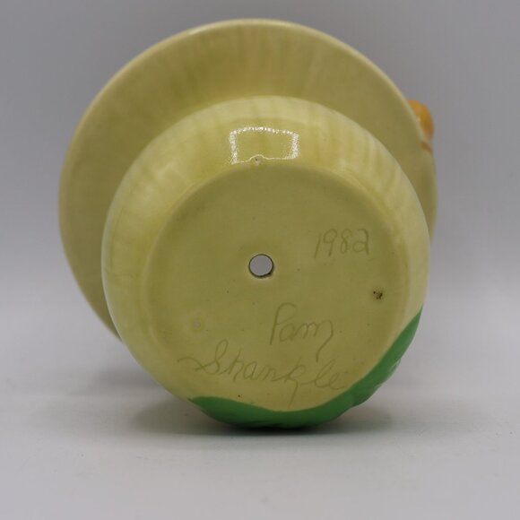 Vintage 1982 Ceramic Mushroom Vase With Small Handle - Picture 7 of 9